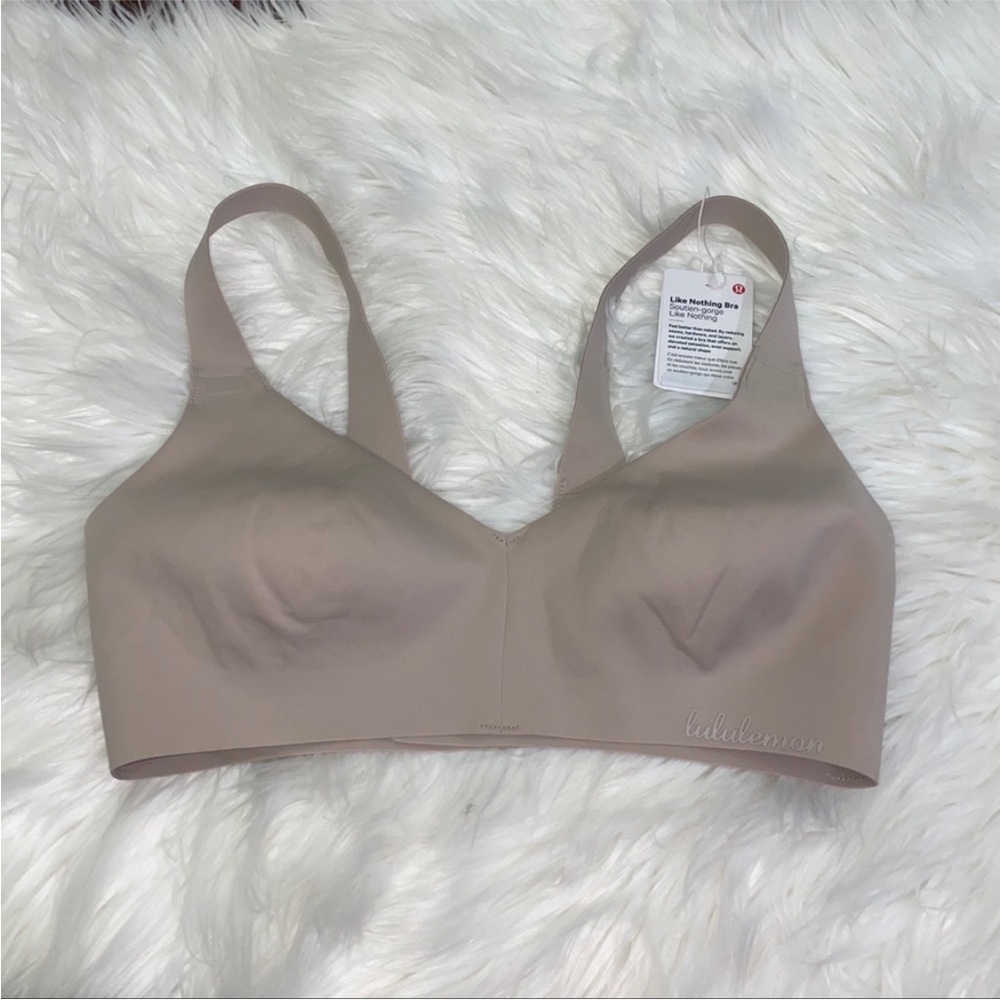 Lululemon Like Nothing Bra Birthday Nude Beige | 32C 
NWT